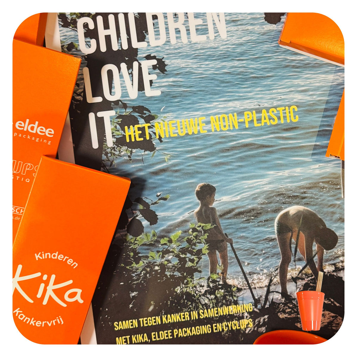 Cyclups Plantastiq 'Children Love It: Het Nieuwe Non-Plastic' campaign - KiKa Kankervrij charity partnership packaging with children playing near water